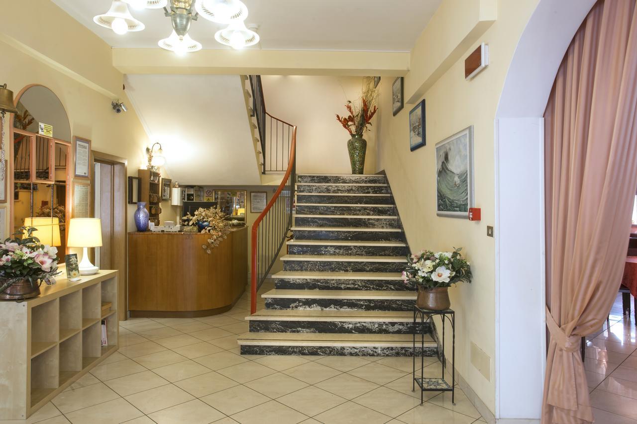 Fior Di Loto - Rimini Hotel Exterior photo